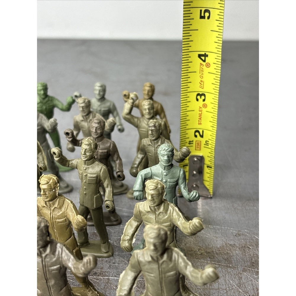 Vintage Lot 1960s MPC Ring Hand Playset Plastic Figures Various Shades Lot Of 24 - Picture 6 of 6